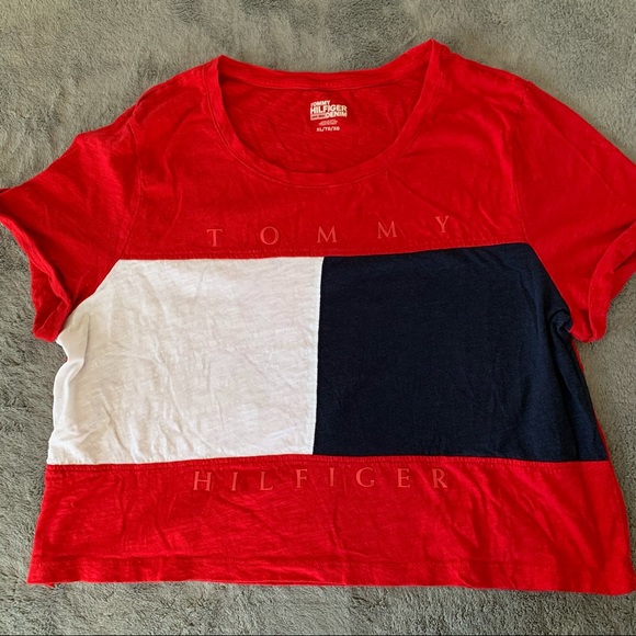 Tommy Hilfiger Cropped T-Shirt - Picture 2 of 5